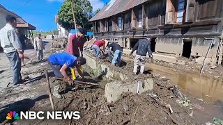 FLOW Deadly Indonesian floods include cold lava flow from Mount Marapi