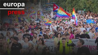 Cientos de miles de personas marchan en un Orgullo festivo con presencia política