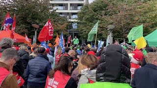 Bruxelles, la protesta dei &quot;lavoratori essenziali&quot;