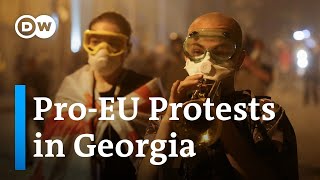Crackdown on pro-EU protests against &#39;foreign agents&#39; bill in Georgia | DW News