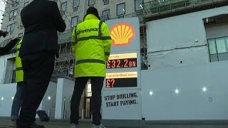 ROYAL DUTCH SHELLA Greenpeace-Protest gegen Shell
