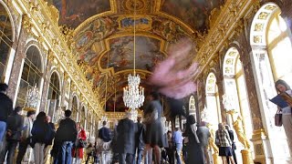 Francia, protesta ambientalisti di Riposte alimentaire nella Galleria degli Specchi a Versailles