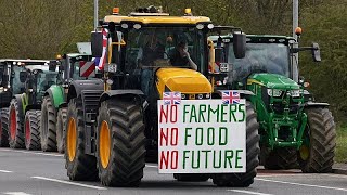 Des milliers d&#39;agriculteurs britanniques protestent contre la hausse des droits de succession