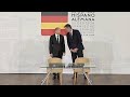 Hinter Macrons Rücken: Scholz und Sánchez tüfteln an Pyrenäen-Pipeline