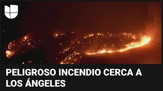 Impresionantes imágenes del incendio forestal que azota el sur de California: hay decenas de daños