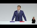 Pouvoir d'achat : "Le travail doit mieux payer", défend Emmanuel Macron