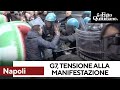 Tafferugli a Napoli contro il G7 con manifestanti 'armati' di salvagente