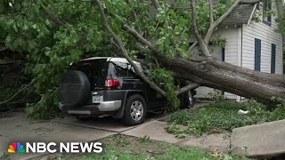 Powerful storm kills at least 4 and causes widespread damage in Houston