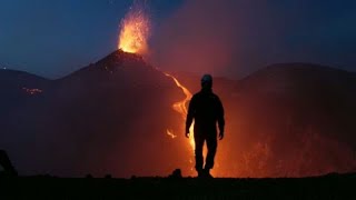 Spektakulärer Ausbruch: Vulkan Ätna auf Sizilien schickt Lavaströme in den Himmel