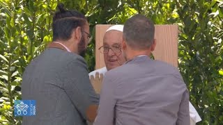 Papa a Verona: abbraccio con israeliano e palestinese parenti delle vittime della guerra