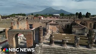 Pompeii excavation reveals &#39;blue room&#39; after nearly 2000 years