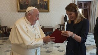 Der Vatikan: Metsola lobt Papst für Förderung des Friedens