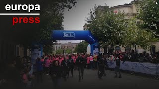 S&U PLC [CBOE] Una marea rosa muestra su solidaridad en Pamplona con las mujeres con cáncer de mama