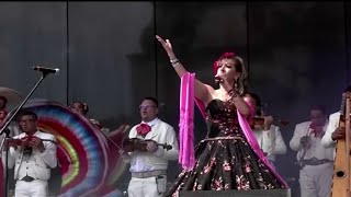 Realizan un maratón de música de mariachis en el Zócalo de la capital mexicana