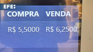 El dólar continúa al alza en Brasil y cierra a 6 reales