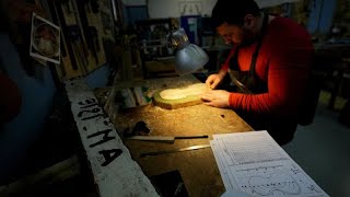 SCALA Da detenuti a liutai: i violini costruiti con le barche dei migranti suonano alla Scala di Milano
