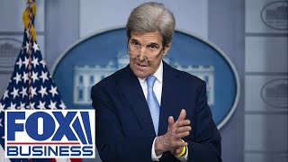 John Kerry struggles to explain his private jet use