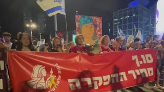 Miles de personas protestan en Tel Aviv y Hamas aprueba un proyecto de plan para el alto al fuego