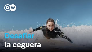Carmen López, campeona mundial de surf adaptado