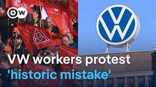 VW Unions and VW begin negotiations as cuts and factory closures loom | DW News