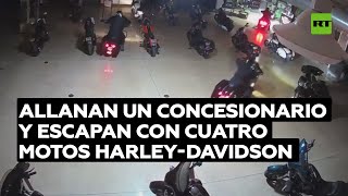 HARLEY-DAVIDSON INC. Allanan un concesionario y escapan a lomos de cuatro motos Harley-Davidson