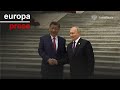 Putin arranca su visita a Pekín firmando un documento con Xi para reforzar sus relaciones