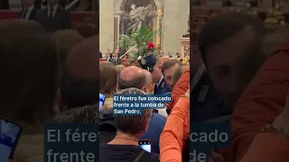 Los fieles comienzan a dar el último adiós al papa Francisco