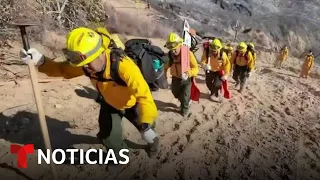 Más de 70 bomberos mexicanos batallan contra los incendios en California | Noticias Telemundo