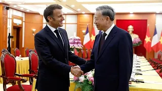 AIRBUS Francia-Vietnam, Macron ad Hanoi: firmato importante accordo per la vendita di 20 aerei Airbus