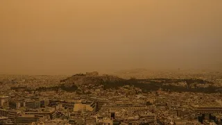 ORANGE Athen auf dem Mars? Sahara-Staub färbt Himmel orange