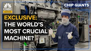 ASML HOLDING How ASML Makes Chips Faster With New $400 Million High NA Machine