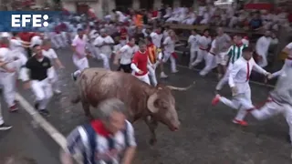 Unos Fuente Ymbro rápidos y disgregados protagonizan el primer encierro de los Sanfermines