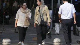 S&U PLC [CBOE] Iran, il parlamento sospende l&#39;attuazione della legge su hijab e castità e ne chiede la modifica