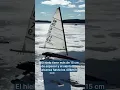 Barcos 'navegan' en un estanque helado en EE. UU.