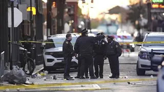 Stati Uniti, un&#39;auto travolge la folla a New Orleans: 10 morti e decine di feriti