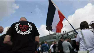 HESS CORP. Unos 500 neonazis honran en Berlín a Hess en el 30 aniversario de su muerte