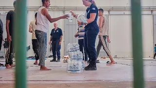 En Crète, la difficile gestion des migrants libyens