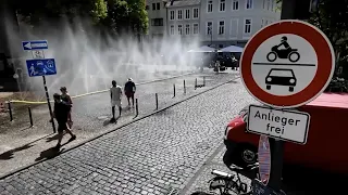Con temperaturas de casi 100 °F, la ola de calor en Europa agobia a turistas y residentes por igual