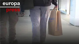 DIA Ciudadanos ultimando las compras del Día de Reyes: &quot;Siempre a última hora, corriendo y lleno&quot;