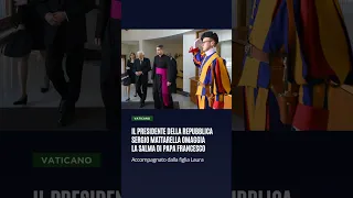Il presidente Mattarella omaggia la salma di Papa Francesco