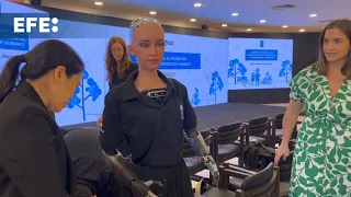 La robot Sophia asegura que el mayor reto para el Cono Sur es &quot;cerrar la brecha digital y tecnológic