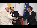 Papa Francesco incontra Macron in Corsica: è la prima visita di un Pontefice sull'isola