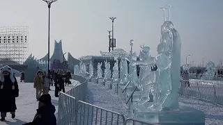 NO COMMENT: Cuando el hielo y la nieve se convierten en magníficas esculturas efímeras en China