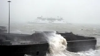 Le Royaume-Uni en état d&#39;alerte inondations et chutes de neige