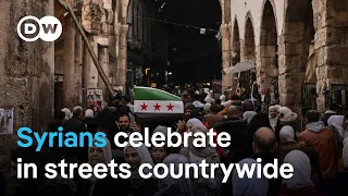 Tens of thousands of Syrians celebrate &#39;Friday of Victory&#39; | DW News