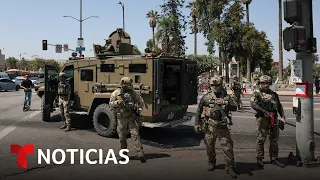 Agentes de inmigración llegaron con caballos y vehículos blindados a Los Ángeles