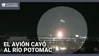 El momento en que un avión con 64 personas choca en el aire con helicóptero militar en Washington DC