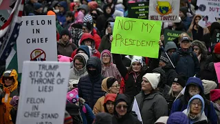 Miles de personas marchan en Washington D.C. contra las prioridades del Gobierno de Trump