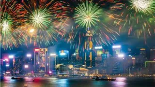 Hong Kong welcomes 2025 with firework display