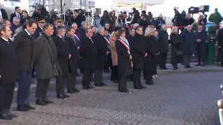 Attentat de l&#39;Hyper Cacher : le cortège de receuille devant le magasin